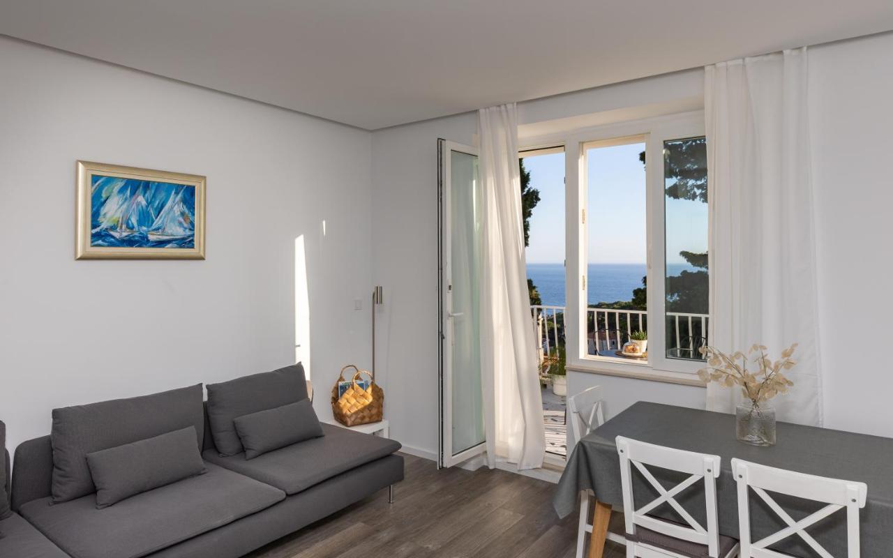 Apartment D Place
